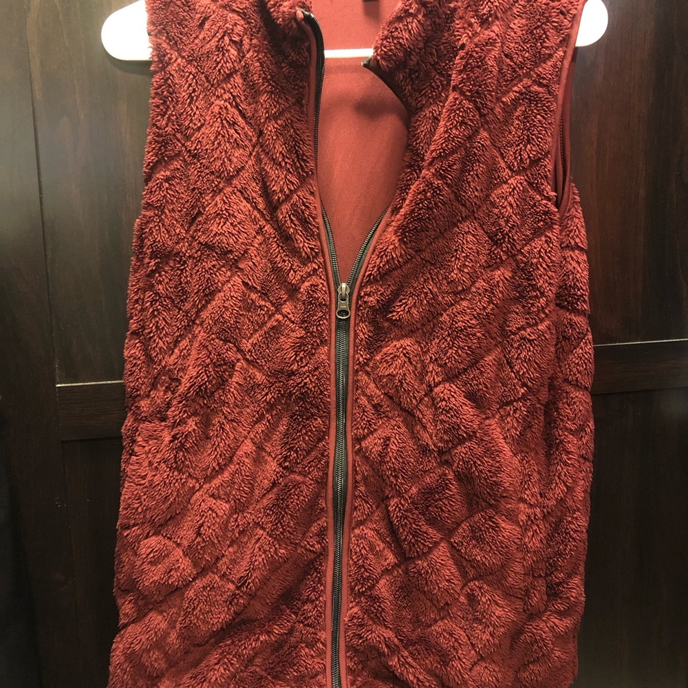 Market & Spruce brown vest